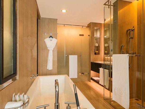 Imagen de la habitación del Hotel Sofitel Abu Dhabi Corniche. Foto 9