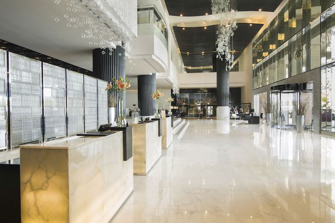 Imagen de los interiores del Hotel Sofitel Abu Dhabi Corniche. Foto 20