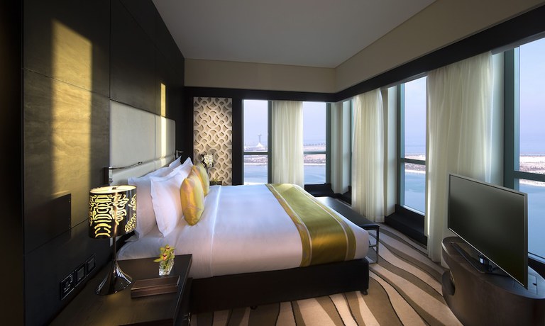 Imagen de la habitación del Hotel Sofitel Abu Dhabi Corniche. Foto 12