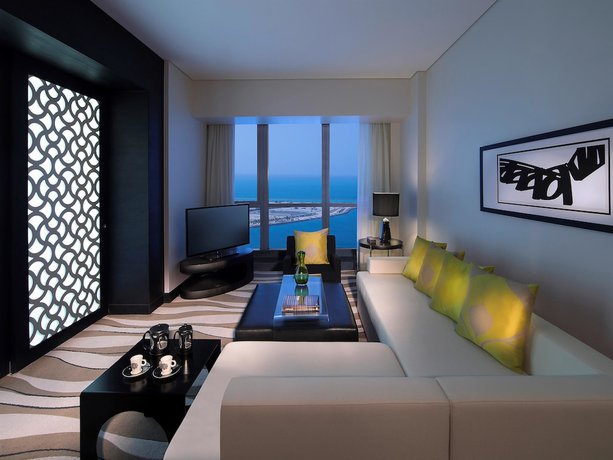 Imagen de la habitación del Hotel Sofitel Abu Dhabi Corniche. Foto 13