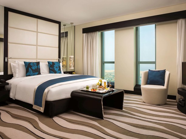 Imagen de la habitación del Hotel Sofitel Abu Dhabi Corniche. Foto 18