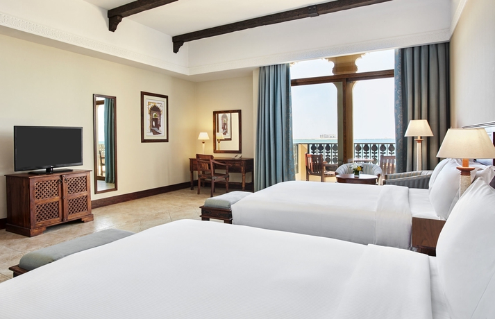 Imagen de la habitación del Hotel Sofitel Al Hamra Beach Resort. Foto 7