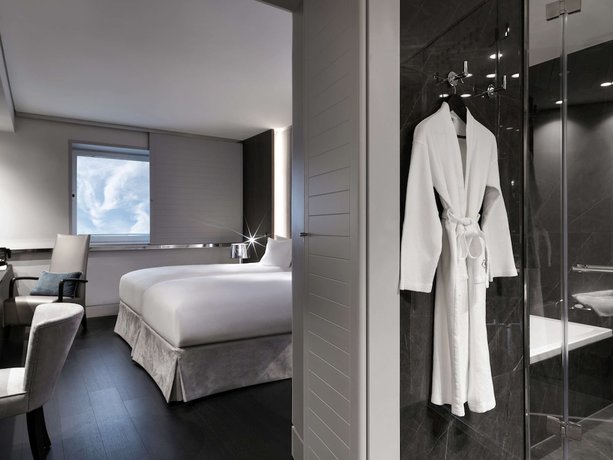 Imagen de la habitación del Hotel Sofitel Athens Airport. Foto 5