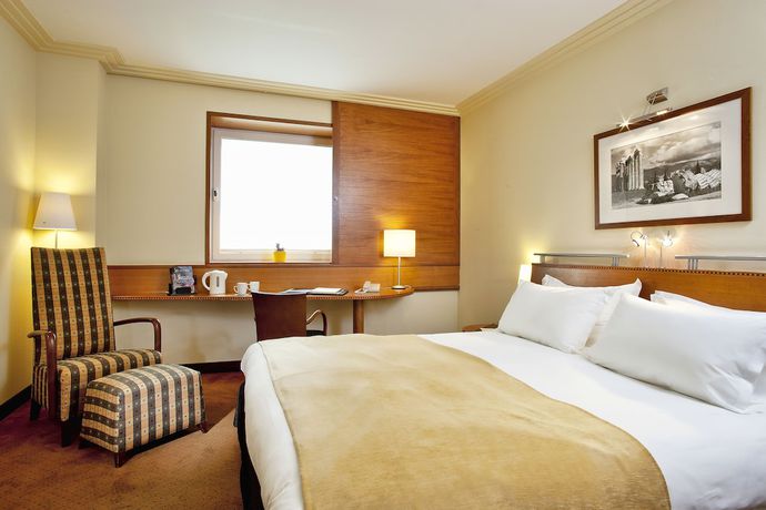 Imagen de la habitación del Hotel Sofitel Athens Airport. Foto 13