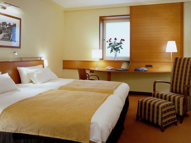 Imagen de la habitación del Hotel Sofitel Athens Airport. Foto 16