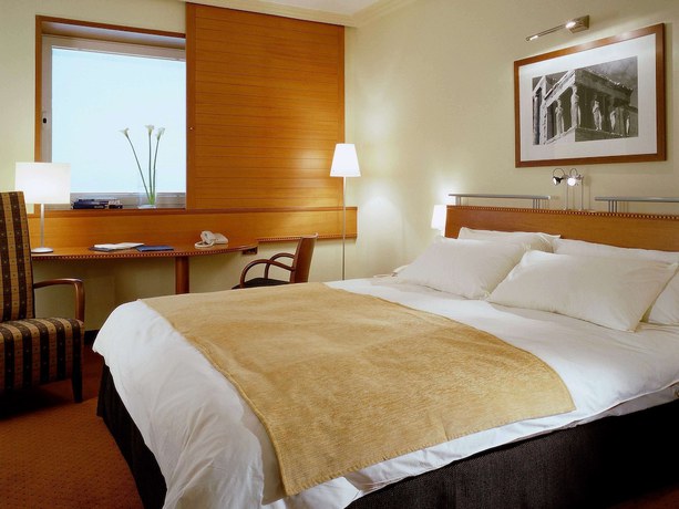 Imagen de la habitación del Hotel Sofitel Athens Airport. Foto 18