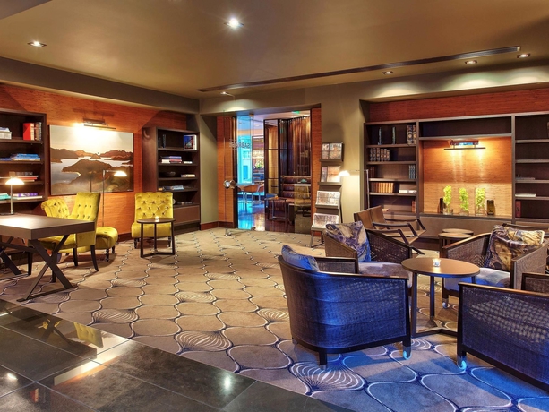 Imagen del bar/restaurante del Hotel Sofitel Auckland Viaduct Harbour. Foto 2