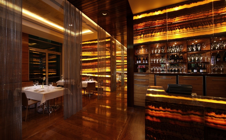 Imagen del bar/restaurante del Hotel Sofitel Auckland Viaduct Harbour. Foto 3
