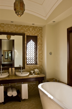 Imagen de la habitación del Hotel Sofitel Bahrain Zallaq Thalassa Sea and Spa. Foto 10