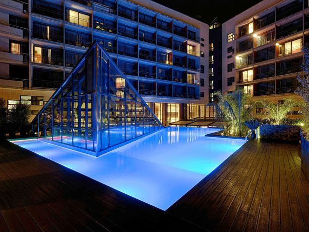 Imagen de la piscina del Hotel Sofitel Barcelona Skipper. Foto 16