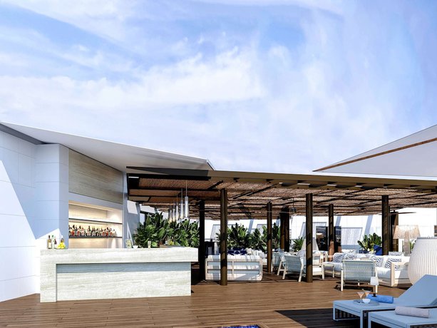 Imagen de la piscina del Hotel Sofitel Barcelona Skipper. Foto 18