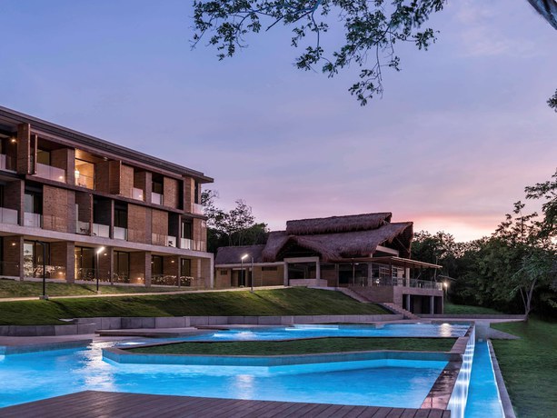Imagen de la piscina del Hotel Sofitel Bar&uacute; Cartagena. Foto 20