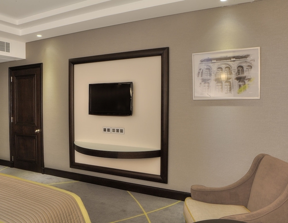 Imagen de la habitación del Hotel Sofitel Beirut Le Gabriel. Foto 12