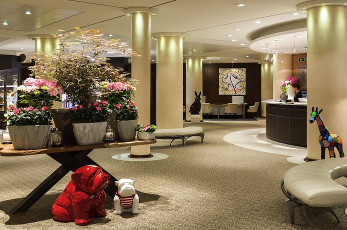 Imagen de los interiores del Hotel Sofitel Biarritz Le Miramar Thalassa Sea and Spa. Foto 15