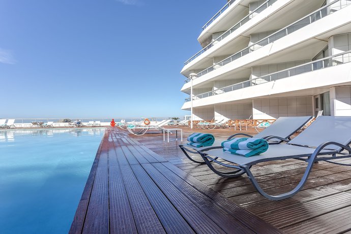 Imagen de la piscina del Hotel Sofitel Biarritz Le Miramar Thalassa Sea and Spa. Foto 20