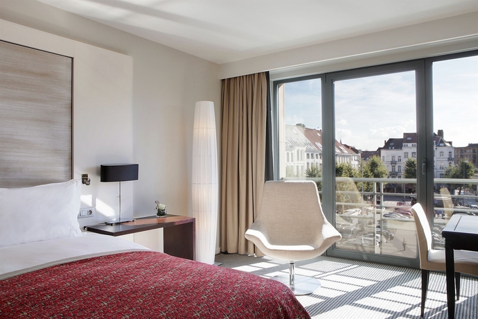 Imagen de la habitación del Hotel Sofitel Brussels Europe. Foto 6