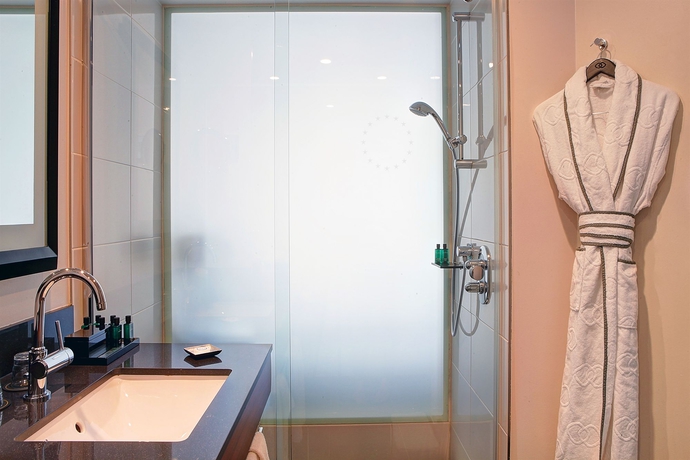 Imagen de la habitación del Hotel Sofitel Brussels Europe. Foto 8
