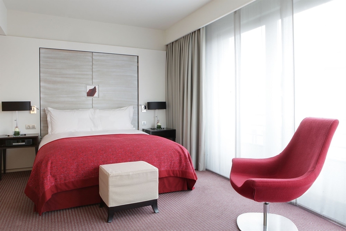 Imagen de la habitación del Hotel Sofitel Brussels Europe. Foto 9