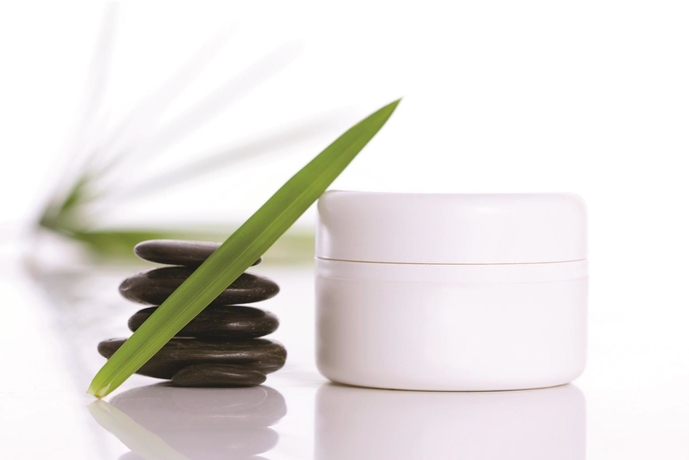 Imagen de la piscina del Hotel Sofitel Cairo Downtown Nile. Foto 16