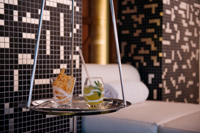 Imagen de la piscina del Hotel Sofitel Casablanca Tour Blanche. Foto 14