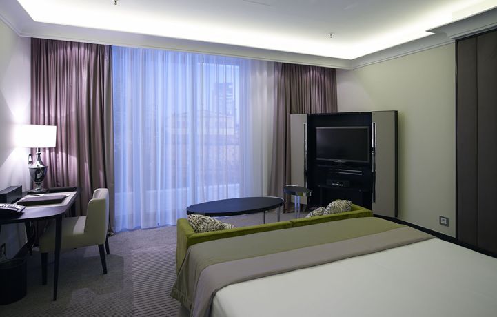 Imagen de la habitación del Hotel Sofitel Frankfurt Opera. Foto 5