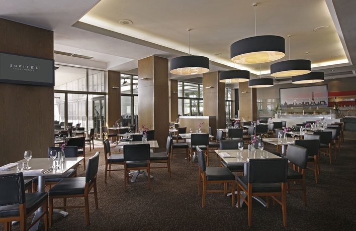 Imagen del bar/restaurante del Hotel Sofitel Gold Coast Broadbeach. Foto 7