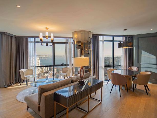 Imagen de la habitación del Hotel Sofitel Istanbul Taksim. Foto 18