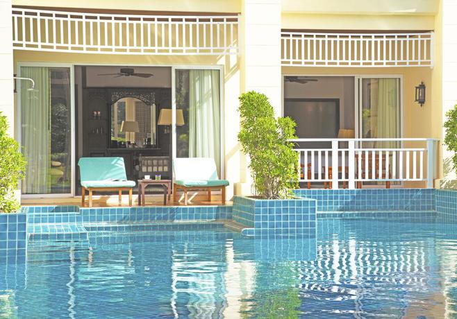 Imagen de la piscina del Hotel Sofitel Krabi Phokeethra Golf and Spa Resort. Foto 15