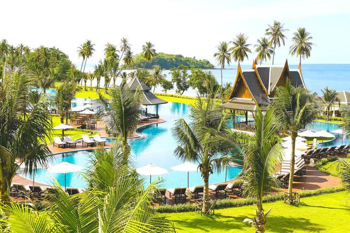 Imagen de la piscina del Hotel Sofitel Krabi Phokeethra Golf and Spa Resort. Foto 16