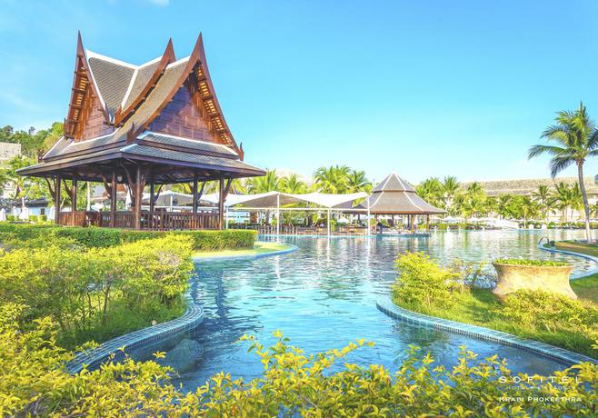 Imagen de la piscina del Hotel Sofitel Krabi Phokeethra Golf and Spa Resort. Foto 17
