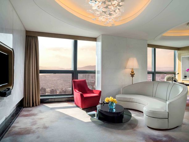 Imagen de la habitación del Hotel Sofitel Kunming. Foto 15