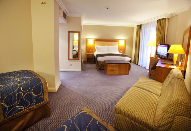 Imagen de la habitación del Hotel Sofitel London Gatwick. Foto 11