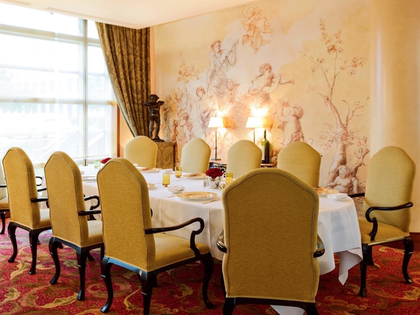 Imagen del bar/restaurante del Hotel Sofitel Luxembourg Europe. Foto 4