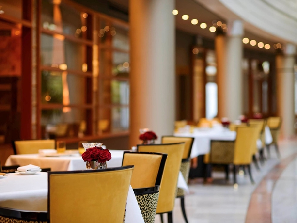 Imagen del bar/restaurante del Hotel Sofitel Luxembourg Europe. Foto 7