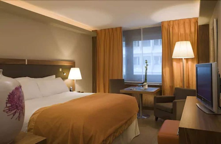 Imagen de la habitación del Hotel Sofitel Lyon Bellecour. Foto 2