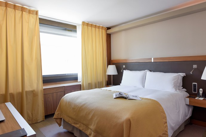 Imagen de la habitación del Hotel Sofitel Lyon Bellecour. Foto 7