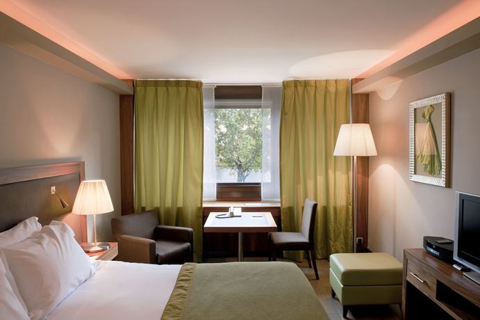 Imagen de la habitación del Hotel Sofitel Lyon Bellecour. Foto 12