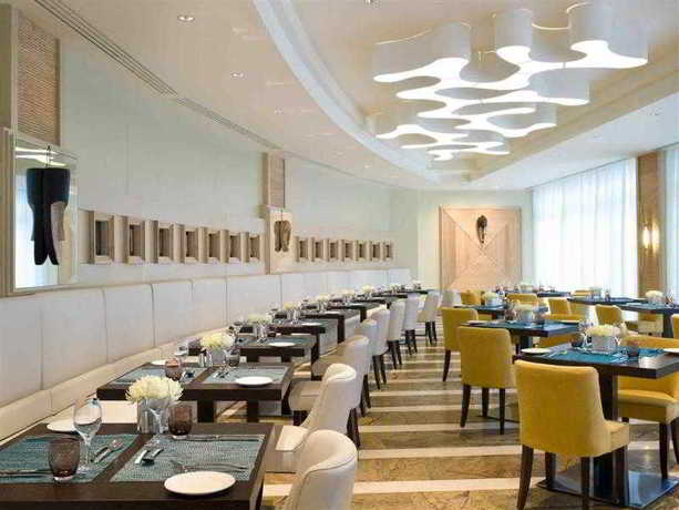 Imagen del bar/restaurante del Hotel Sofitel Malabo Sipopo Le Golf. Foto 3