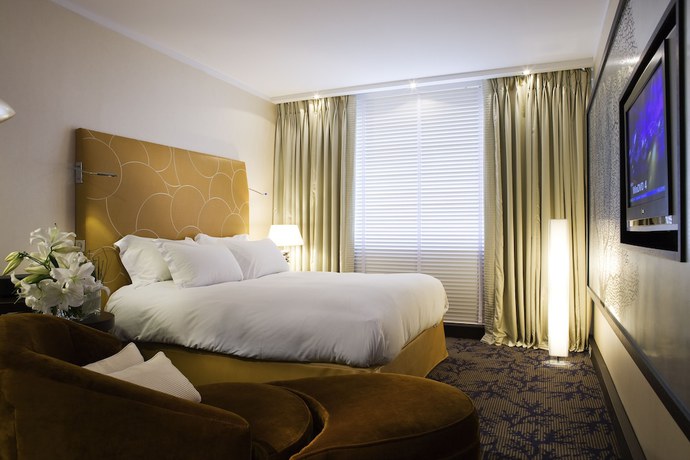 Imagen de la habitación del Hotel Sofitel Marseille Vieux Port. Foto 5