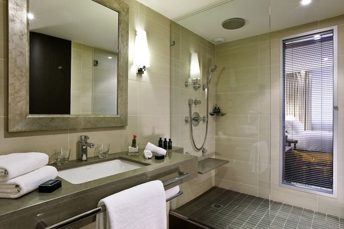 Imagen de la habitación del Hotel Sofitel Marseille Vieux Port. Foto 9