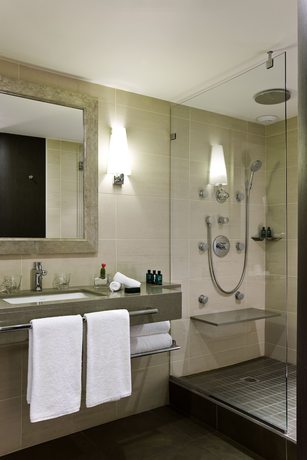 Imagen de la habitación del Hotel Sofitel Marseille Vieux Port. Foto 10