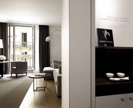 Imagen de la habitación del Hotel Sofitel Paris Arc de Triomphe. Foto 3