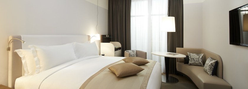 Imagen de la habitación del Hotel Sofitel Paris Arc de Triomphe. Foto 5