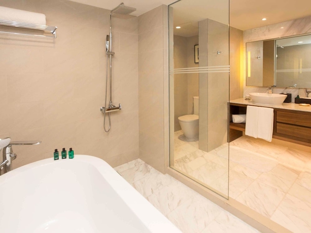 Imagen de la habitación del Hotel Sofitel Philippine Plaza Manila. Foto 15