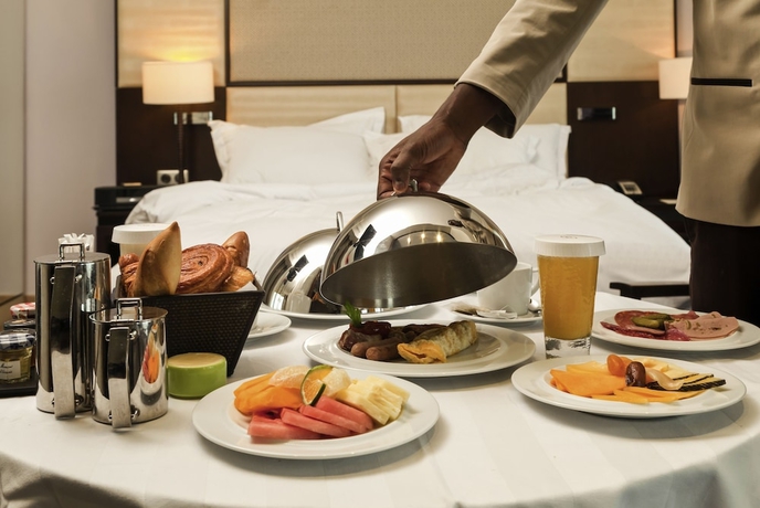 Imagen de la habitación del Hotel Sofitel Phnom Penh Phokeethra. Foto 8