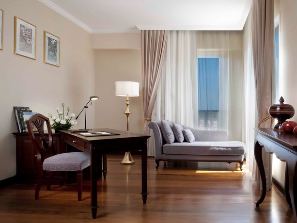 Imagen de la habitación del Hotel Sofitel Phnom Penh Phokeethra. Foto 17