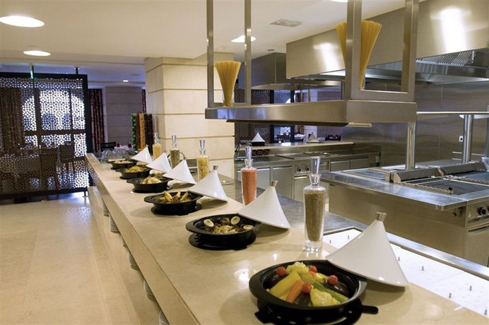 Imagen del bar/restaurante del Hotel Sofitel Shahd Al Madinah. Foto 5