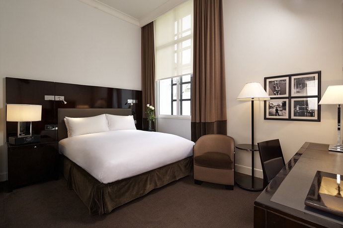 Imagen de la habitación del Hotel Sofitel St James London. Foto 10