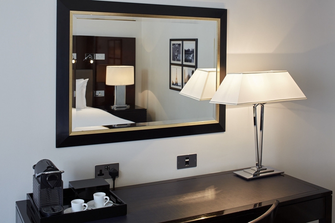 Imagen de la habitación del Hotel Sofitel St James London. Foto 13