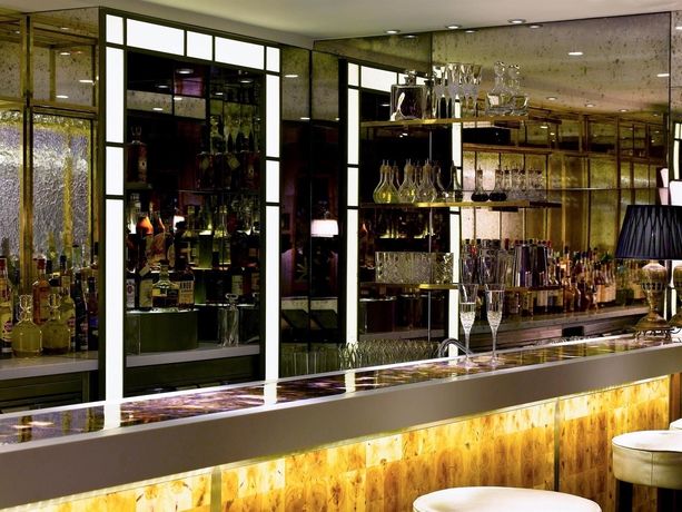 Imagen del bar/restaurante del Hotel Sofitel St James London. Foto 5